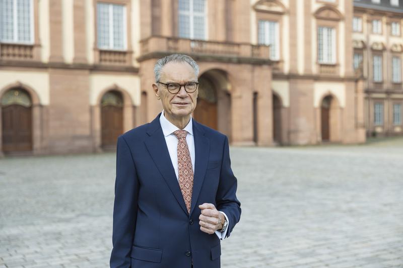 Joachim Lutz - Dekan der Fakultät für Betriebswirtschaftslehre der Universität Mannheim und Präsident der Mannheim Business School