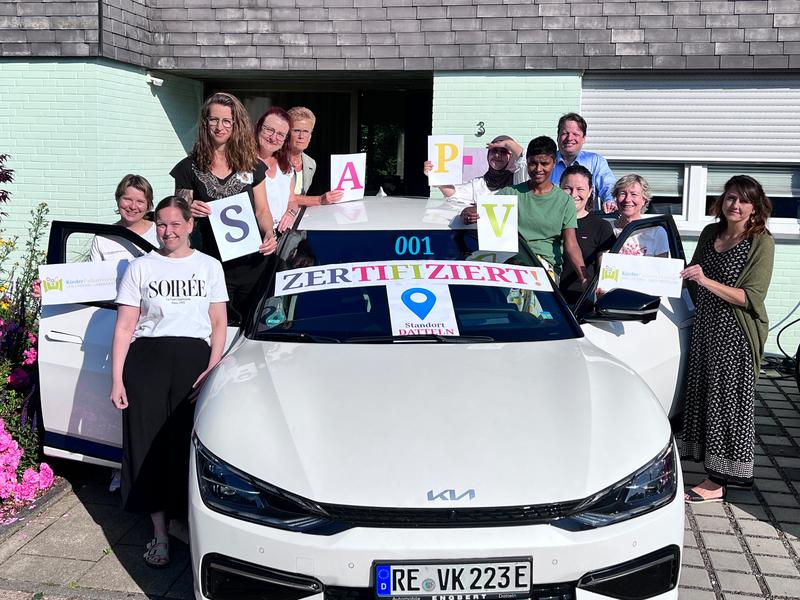 Kinderpalliativzentrum Datteln, SAPV-Team (v.l.n.r.): Andrea Kock, Juliane Schenkhorst, Sara Magnus, Vanessa Peschke, Christiane Wizenty, Sadia Baloch, Mandira Reuther, Holger Hauch, Deborah Wiesmann, Dörte Garske, Christina Ehlert. 