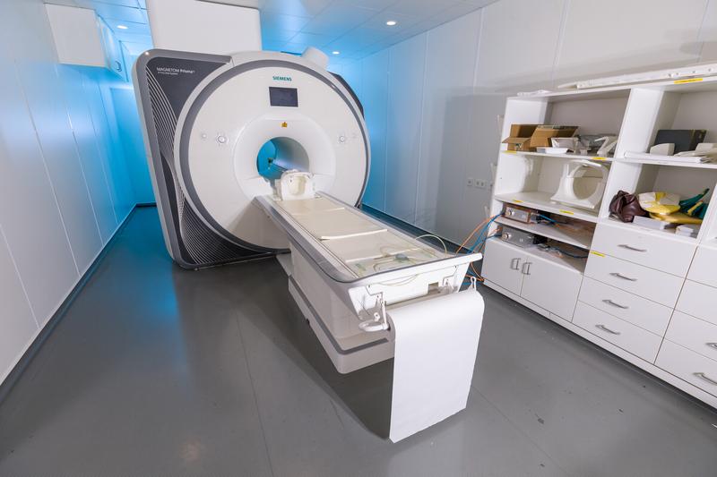 A magnetic resonance imaging scanner with 3 Tesla, as used for the study at the Max Planck Institute for Biological Cybernetics.