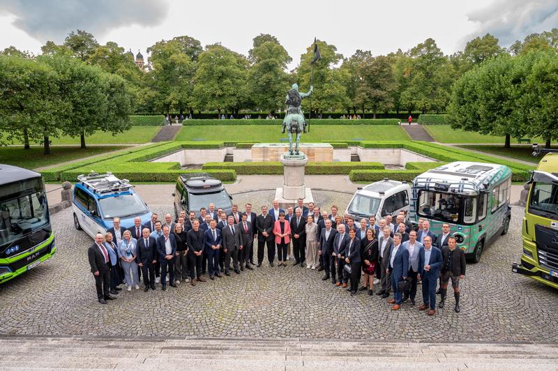 IAA Mobility Roundtable „Modellregionen für Autonomes Fahren im ÖPNV“