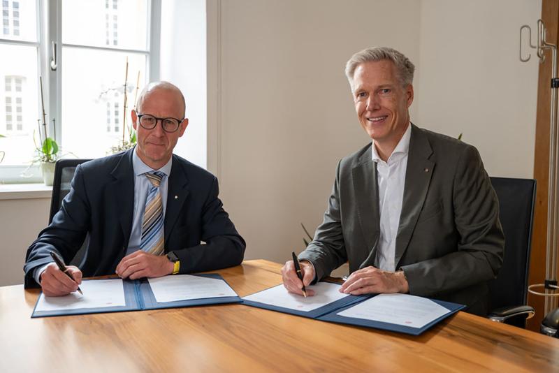 Die Rektoren beider Hochschulen unterzeichneten das Memorandum of Understanding: Prof. Dr.-Ing. Matthias Bahr für die Hochschule Biberach sowie Prof. Alex Weissensteiner 