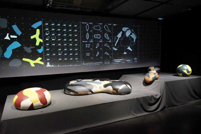 Ausstellungsdokumentation "Wrapping Waste" von Emanuel Spiecker, 2025