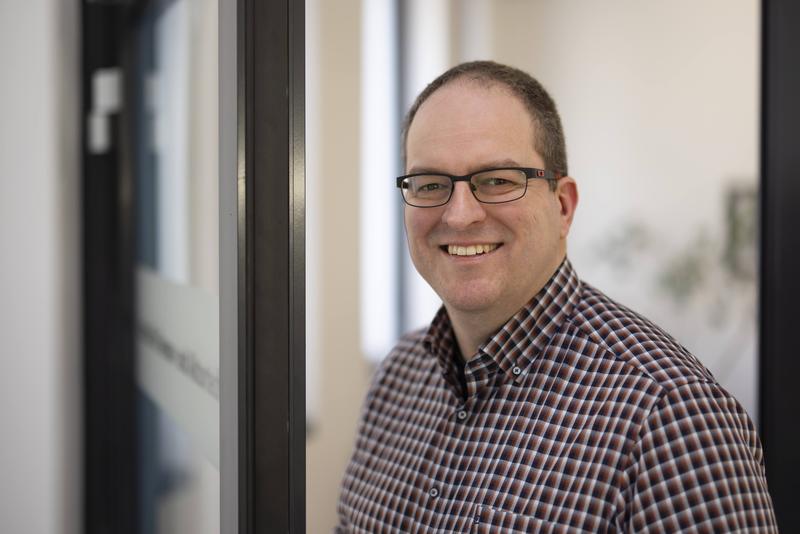 Prof. Dr. Thorsten Uphues