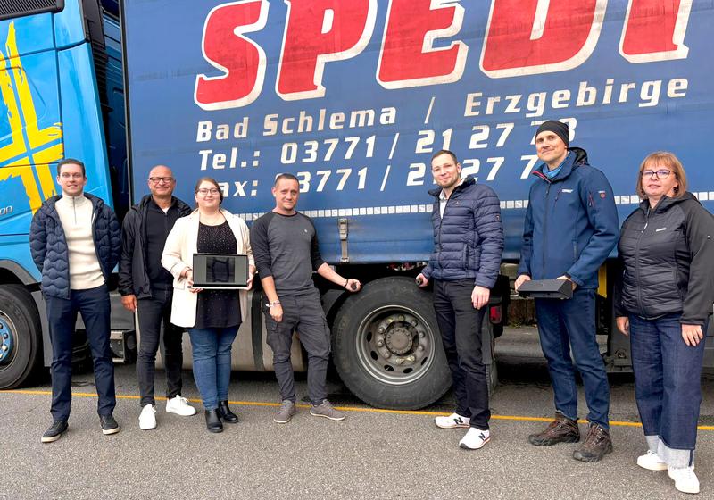 Gemeinsam mit der efleetcon GmbH entwickeln Wissenschaftler der WHZ eine intelligente Analyseplattform, die den technischen Zustand von Lkw- und Busflotten mithilfe moderner Sensorik überwacht.