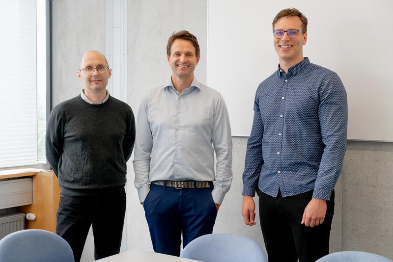 Arbeiteten gemeinsam am Projekt SmartHeart: Prof. Dr. Michael Wibmer, Prof. Dr. Markus Gitterle und Doktorand Ludwig Wagmüller (v.l.n.r.)
