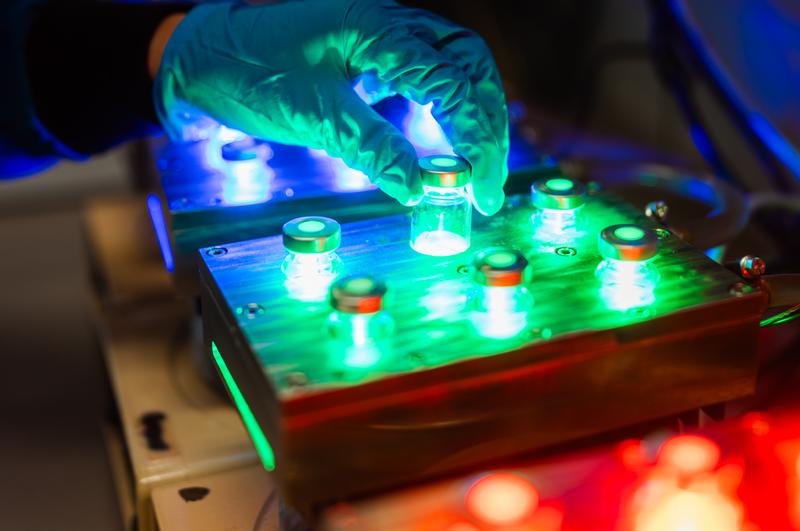 Chemical photocatalysis on a laboratory scale