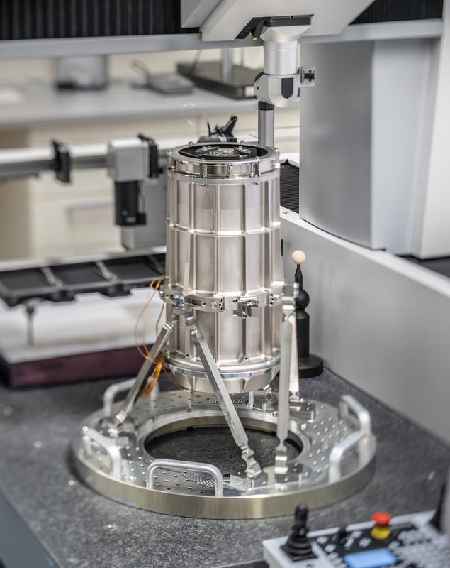 Metal mirror telescope to demonstrate the spectrometer-on-chip concept for spectral Earth observation