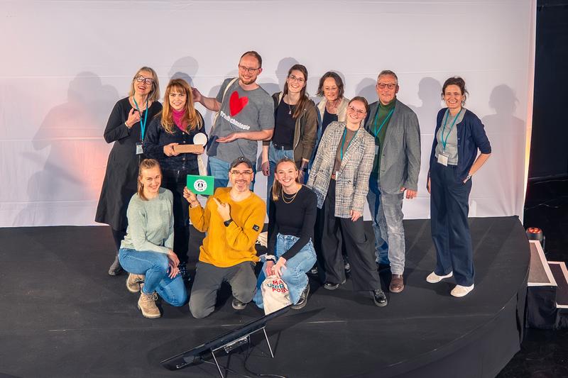 Gruppenfoto zum Abschluss des Science Slam NACHHALTIGKEIT Vol. 2