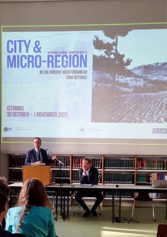 Eröffnung und Begrüßung der “City and Micro-region in the Ancient Mediterranean (and Beyond)” Konferenz durch die Organisatoren Prof. Dr. Felix Pirson (Istanbul) und PD Dr. Paul Scheding (Madrid)