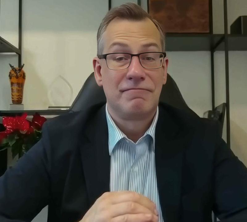 AKAD University: KI Professor Valters