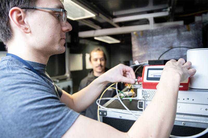 In the QuNET project, researchers from Fraunhofer and Max Planck are collaborating with the German Aerospace Center and Friedrich Alexander University Erlangen-Nuremberg. 