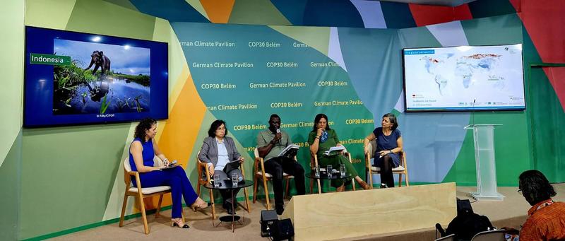 Beim Side Event des Wissenschaftlichen Beirats für Natürlichen Klimaschutz im Deutschen Pavillon diskutierten internationale Speaker naturbasierte Ansätze für den Klimaschutz – darunter Co-Vorsitzender Prof. Dr. Matthias Drösler (online zugeschaltet)