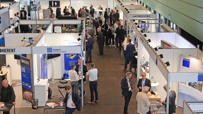 »Lasertechnik Live« erleben in Europas größtem Laseranlagenpark – ein beliebter Programmpunkt des AKL. Hier. Laborführungen während des AKL’24.