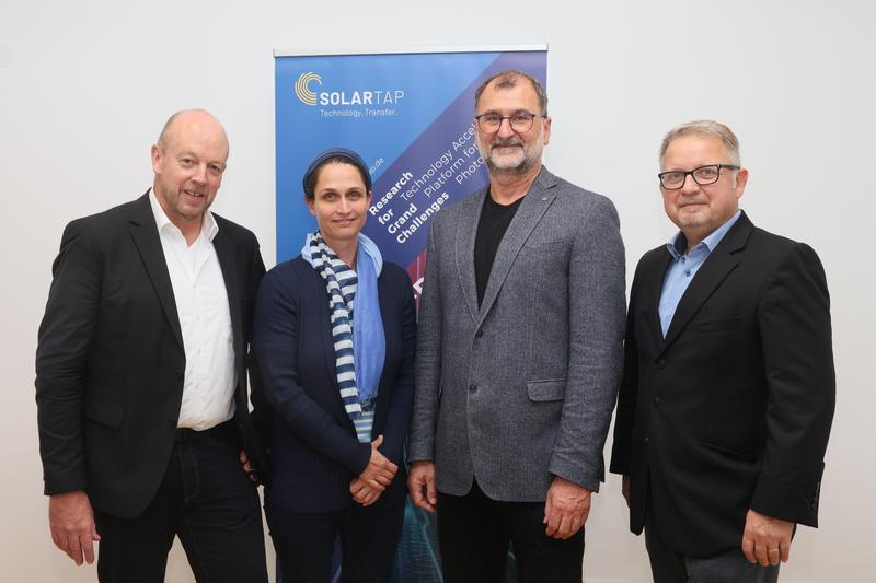 Solar TAP Steering Committee, v.l.n.r.: Prof. Ulrich Lemmer (KIT), Prof. Eva Unger (HZB), Prof. Christoph Brabec (HI ERN/FZJ), Dr. Jens Hauch (HI ERN/FZJ)