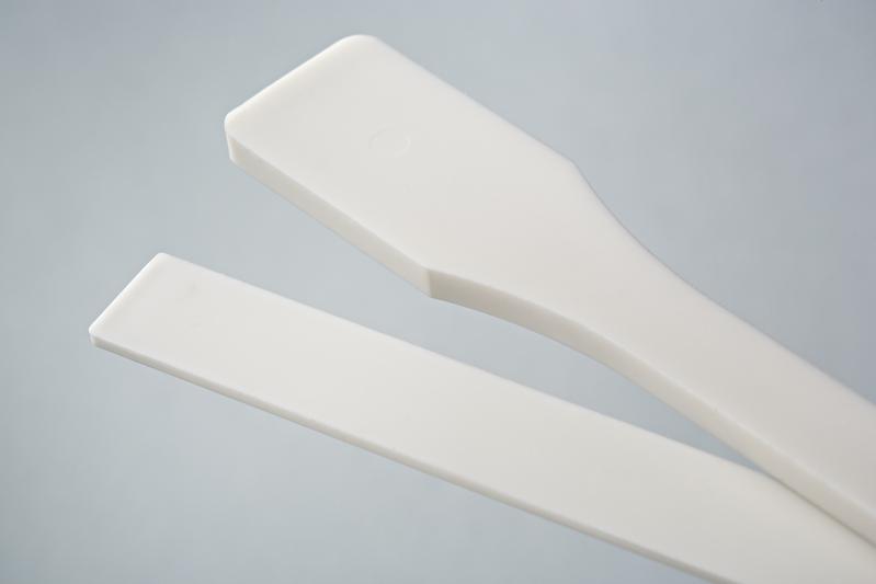 Langzeiteigenschaften von Kunststoffen: Nach 15 Jahren bleibt die Schwingfestigkeit stabil bzw. leicht verbessert, Additive und Stabilisatoren wirken weiter.