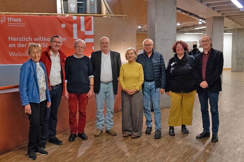 Moderation und Podiumsteilnehmende: (v. li.) Eva Straub, Prof. Dr. Christoph Walther, Dr. Thomas Schmelter, Martin Wirth, Silvia Bickel-Renn, Klaus Miller, Katja Schecher, Prof. Dr. Dieter Kulke 