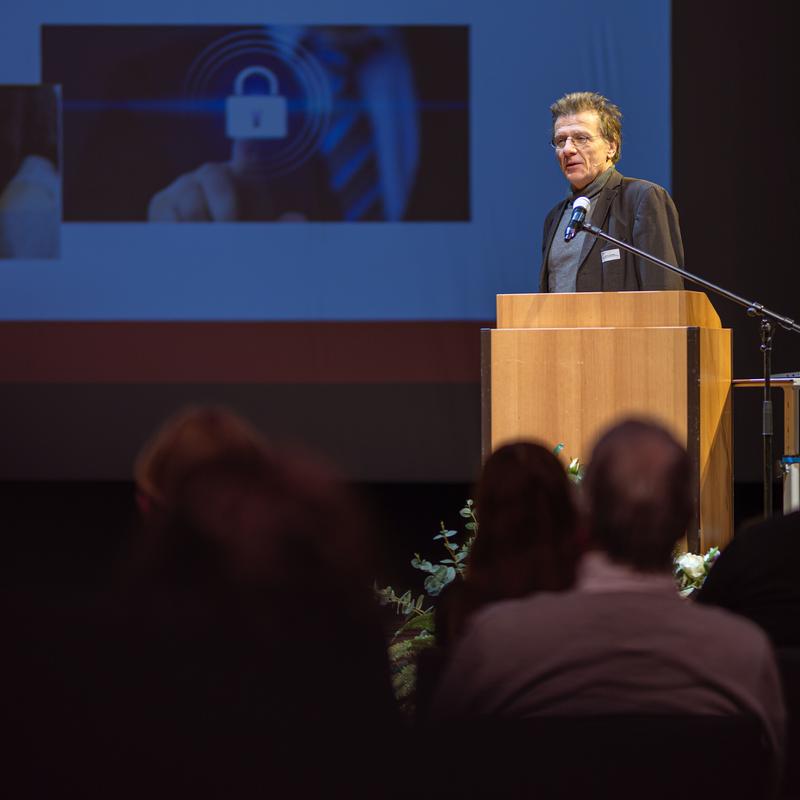 Prof. Dr. Ivo Keller ist Studiendekan des Masterstudiengangs Security Management, der das Security Forum jährlich organisiert.