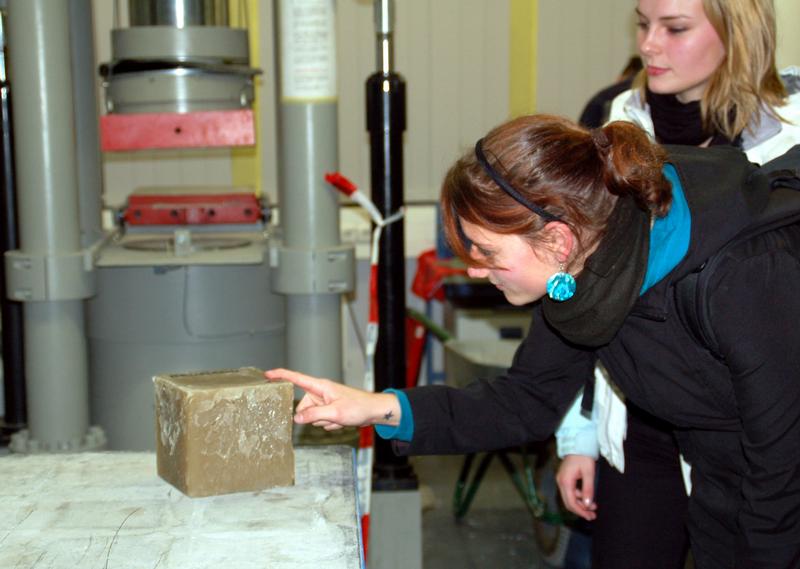 Kaum zu glauben: Äußerlich sieht man dem Siegerwürfel den Bruch nicht an. 