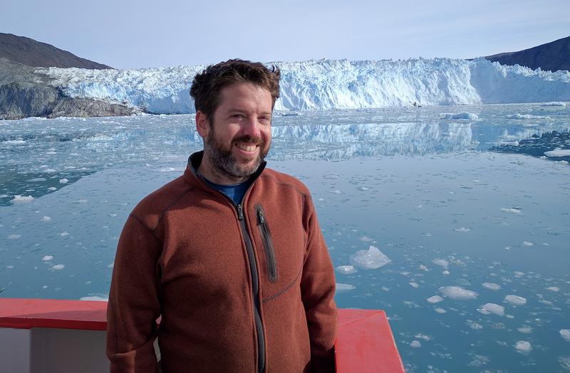 IOW researcher Daniel Carlson, shown here off the coast of Greenland, led the international research team that discovered the ‘ocean express’ for seaweed from the rocky coast to the deep sea.