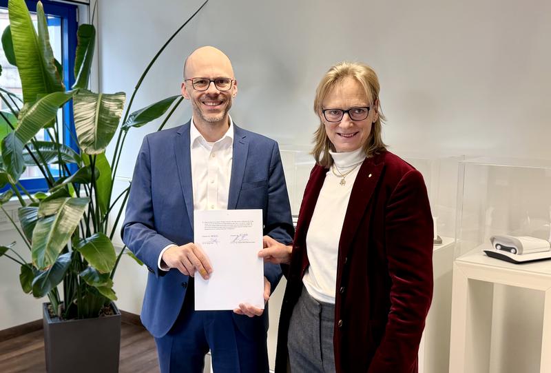 Prof. Dr. Birgitta Wolff, Rector of BUW, welcomed Prof. Dr.-Ing. Clemens Rohde (left) to the University of Wuppertal. 