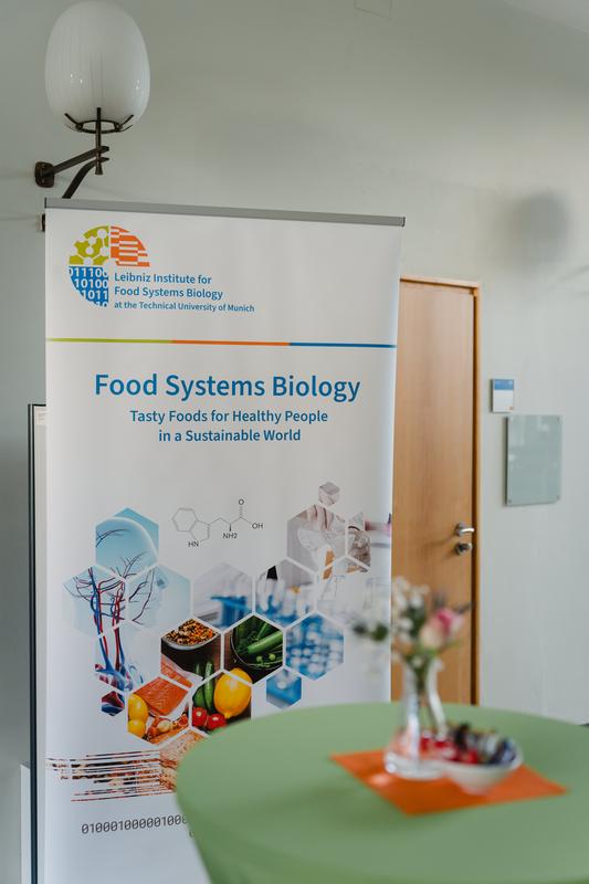 A snapshot from the foyer of the Alte Akademie in Freising before the start of the ceremony.