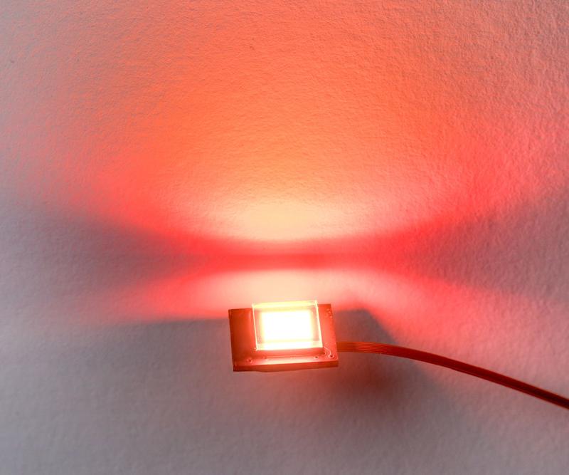 Rotes OLED-Mikrodisplay mit 35.000 cd/m² 