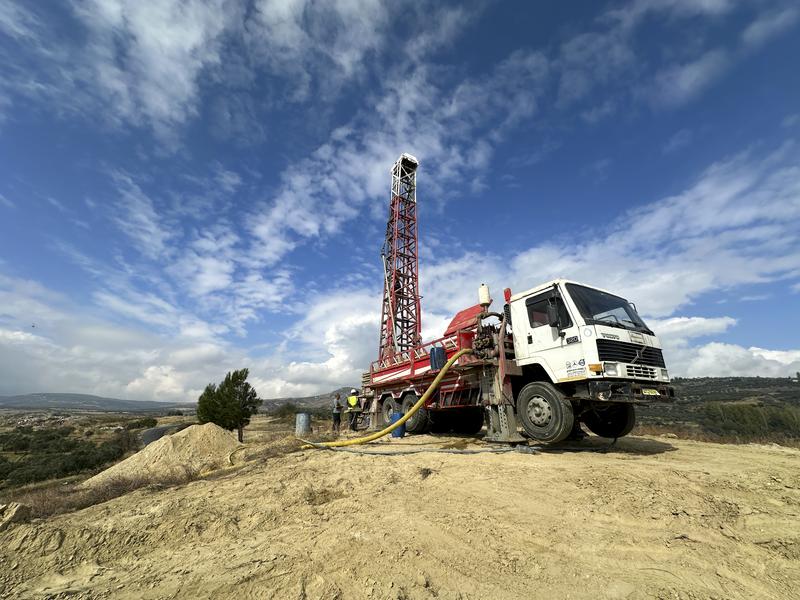 Bohrung nahe Sarköy (Nordwest-Türkei) zur Komplettierung des Seismischen Bohrlochobservatoriums GONAF mit der insges. 10. Bohrung um das östliche Marmarameer (Oktober 2025). Tiefe: 120 Meter. Ziel: Überwachung der erdbebenkritischen Zone vor Istanbul.