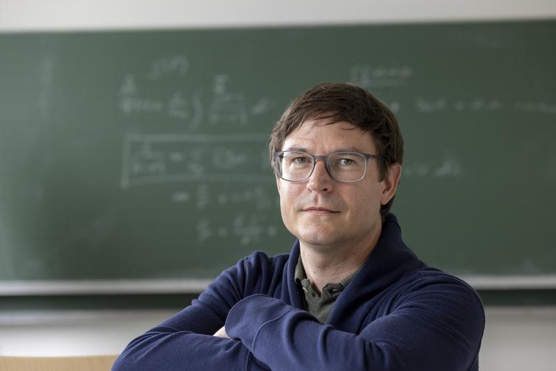 Christoph Heil vom Institut für Theoretische Physik - Computational Physics der TU Graz.