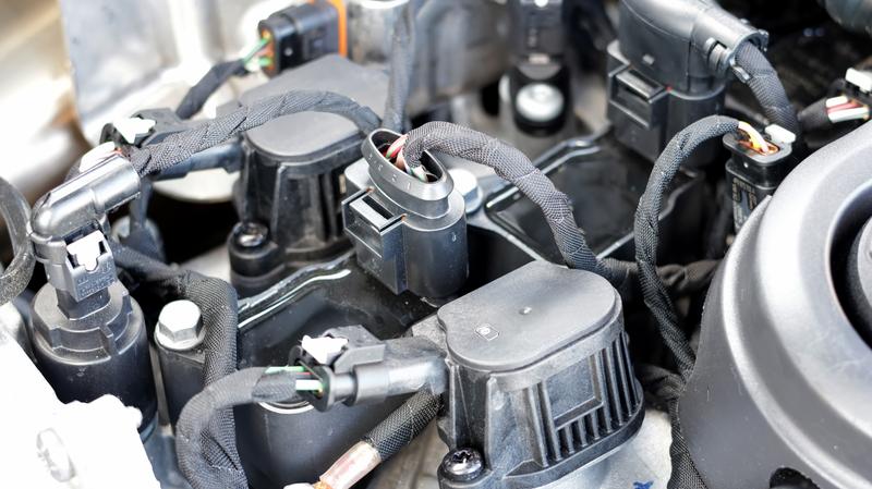 Auch die Metallteile von Automotive-Steckern kommen für dieses Fertigungsverfahren infrage. 