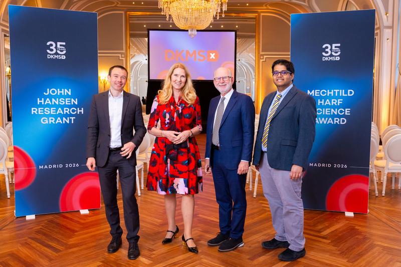 Lars Velten, Elke Neujahr, Robert Negrin, Sandeep Raj bei der Preisverleihung der DKMS