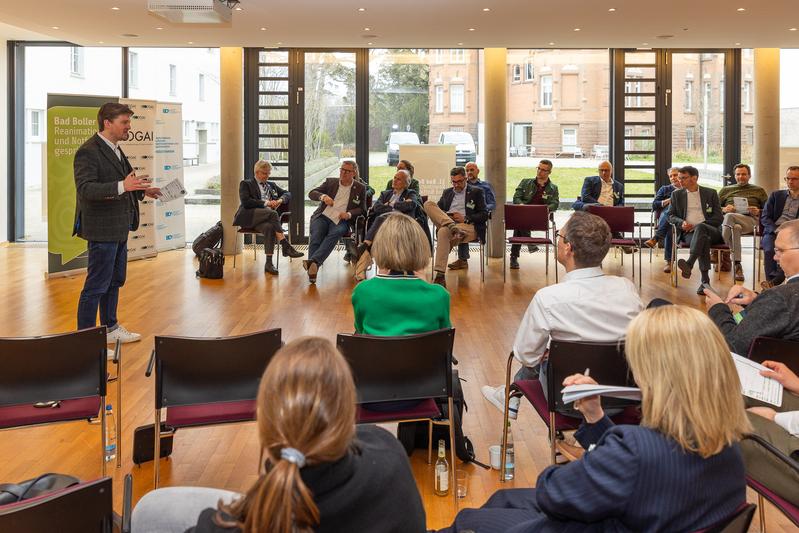 Interdisziplinärer Austausch bei den 13. Bad Boller Reanimations- und Notfallgesprächen: Fachleute beraten über Ansatzpunkte zur Verbesserung der innerklinischen Reanimation.