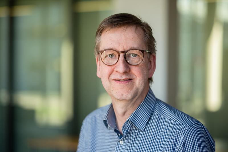 Das Forschungsteam von Professor Matthias Nienhaus entwickelt KI-gestützte Verfahren, um die Temperaturverteilung in Elektromotoren während des Betriebs zu erfassen.