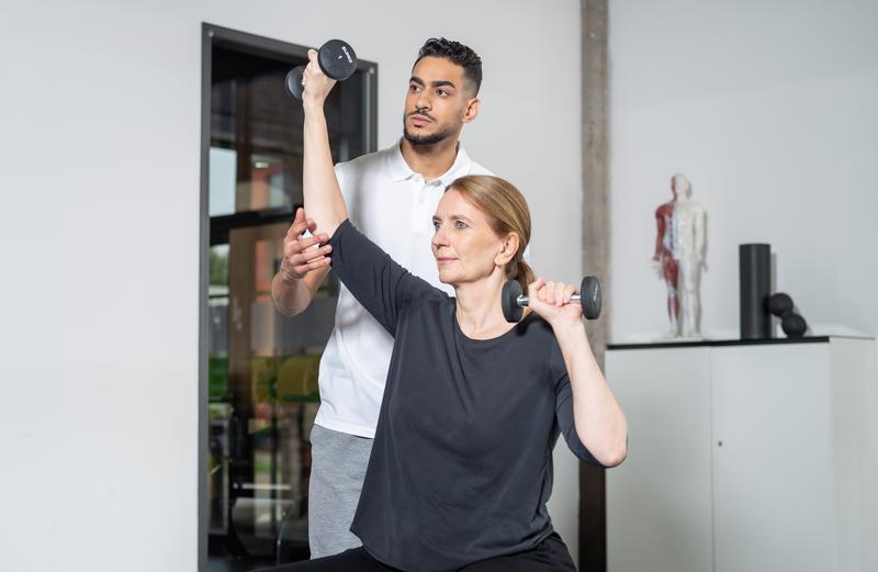 Longevity ist ein hochaktuelles Thema. Dabei geht es vor allem um gezielte Verlängerung gesunder Lebensjahre durch einen bewussten Lebensstil.