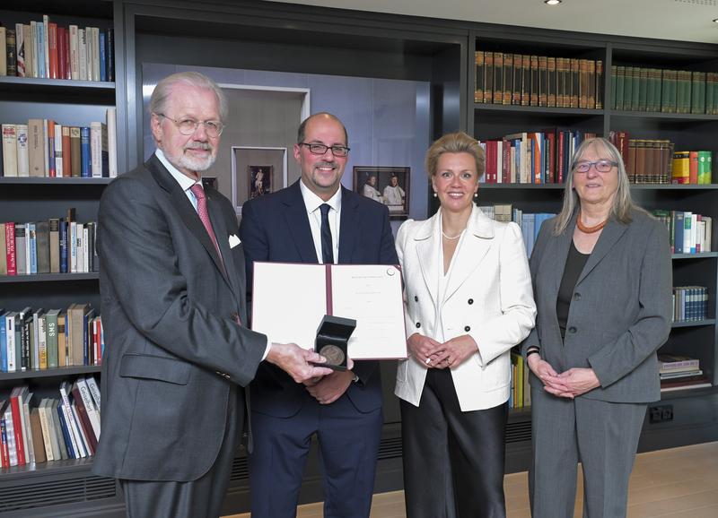 Verleihung des Wissenschaftspreises des Industrie-Clubs Düsseldorf 2026. Ausführliche Bildunterschrift s. Meldungstext.