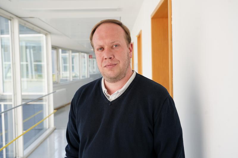 HM-Alumnus Dr. Maximilian Spellauge forscht zu Nanopartikeln an der HM 