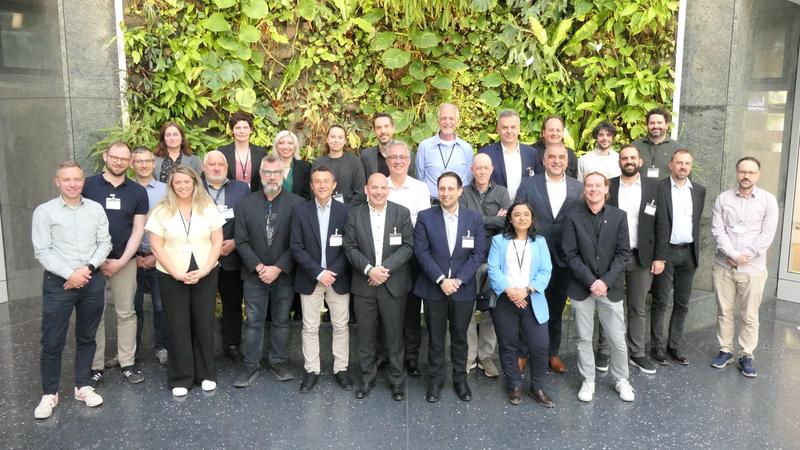 Die Partner des TransEuroOGS-Konsortiums bei der Auftaktveranstaltung des Projekts in Berlin. 