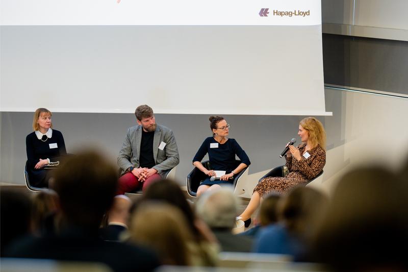 Experts for the shipping industry (f.l.t.r) Irina Haesler (VDR), Moritz Brake (CASSIS), moderator Anna Greve (Focke-Museum), Silke Lehmköster (Hapag-Lloyd)