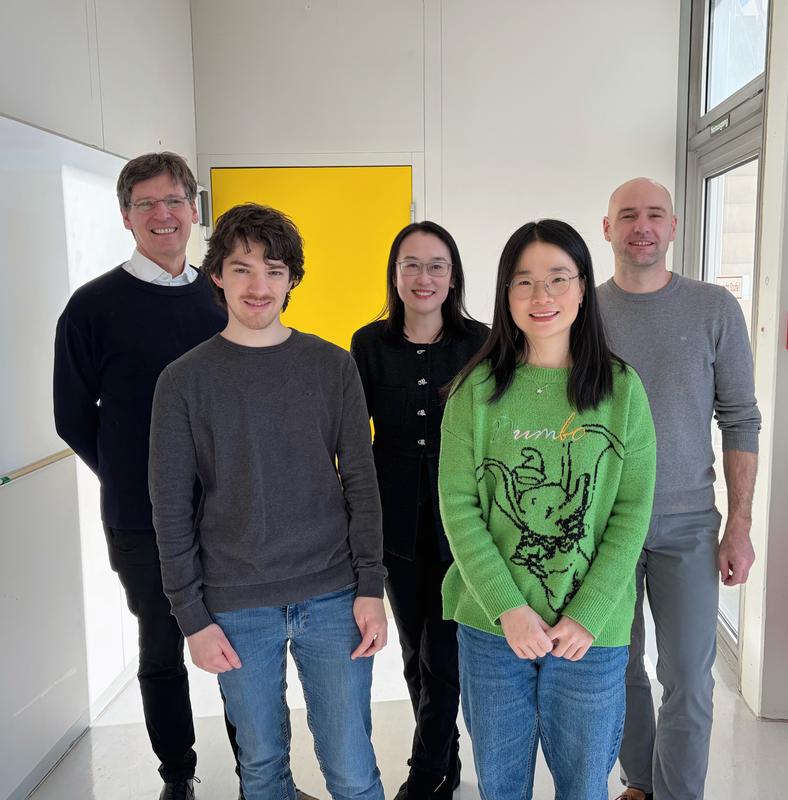 Das Stuttgarter Forschungsteam (von links nach rechts): Prof. Stephan Nussberger, Benjamin Renz, Prof. Laura Na Liu, Dr. Sisi Fan, Prof. Thomas Speck