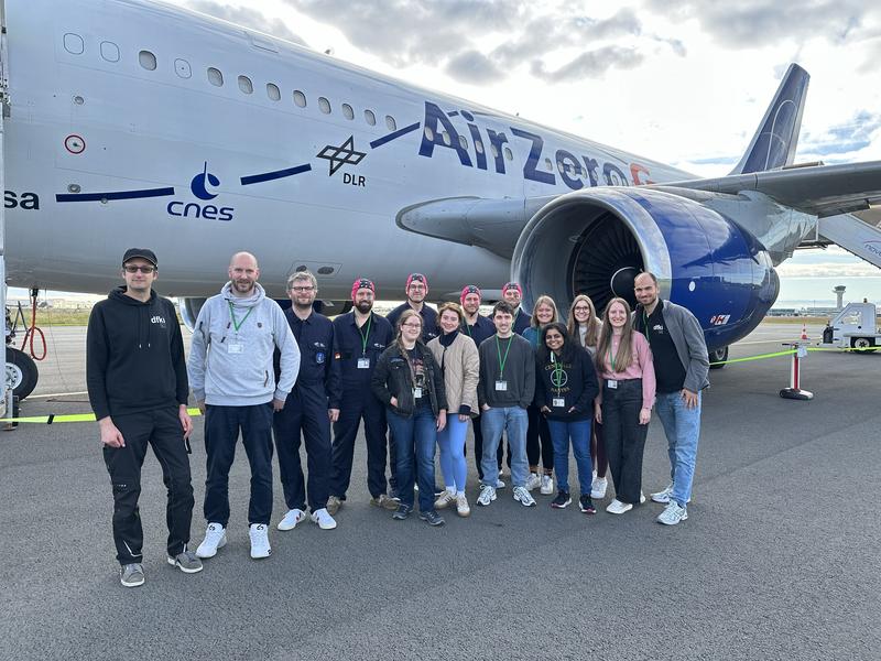 The parabolic flight team from DFKI and the University of Duisburg-Essen in front of the Airbus A310 “Zero G”.