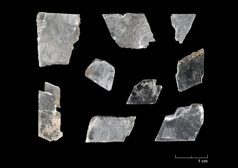 Zu den seltenen Funden gehören Fragmente aus durchsichtigem kristallinem Gips, die als Marienglas bezeichnet werden und beispielsweise als Fensterverglasung genutzt wurden.