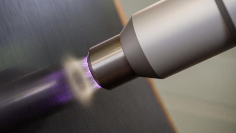 “HYTANK” – Contactless atmospheric-pressure plasma pre-treatment of a CFRP surface 