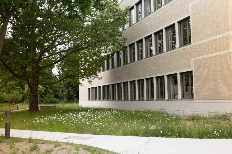 Außenansicht des neuen Kooperationsgebäudes Biodiversität Dahlem von IGB und FU Berlin.