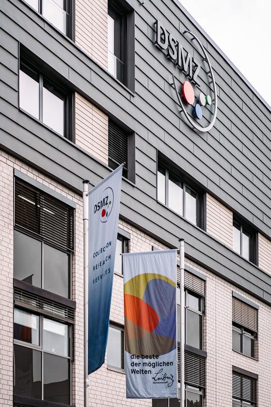 Hauptgebäude des Leibniz-Instituts DSMZ in Braunschweig, Germany