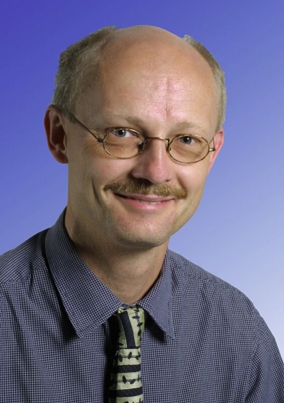 Professor Reinhard Büttner