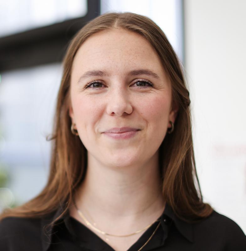 Dr. Lara M. Lange, Erstautorin der Studie und frühere Postdoktorandin am Institut für Neurogenetik der Universität zu Lübeck, wo sie das Monogenic Network innerhalb von GP2 mitaufbaute. Heute ist sie am NIH (USA) tätig.