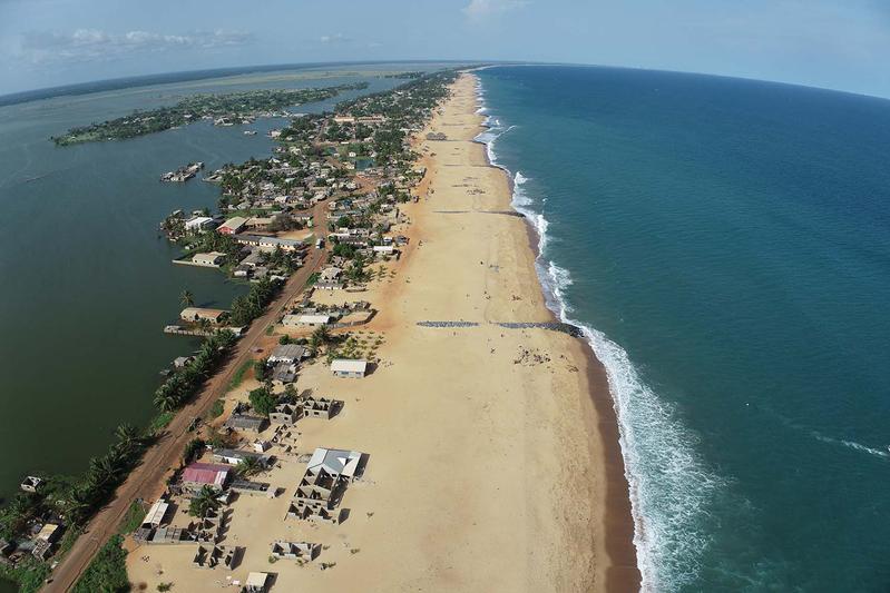 Blekusu-Agavedzi (Ghana) is a coastal area that is highly vulnerable to tidal erosion and flooding