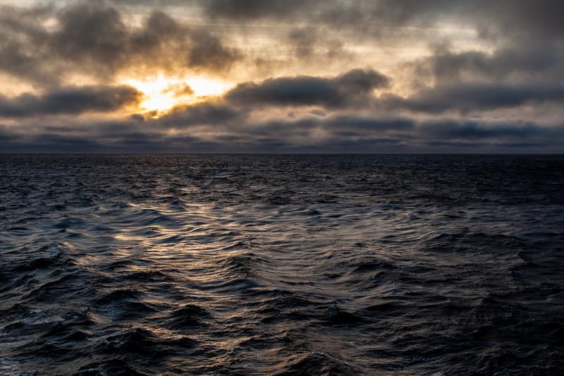 Momentaufnahme an Bord Polarstern. Hier Wellen auf dem Südpolarmeer.
