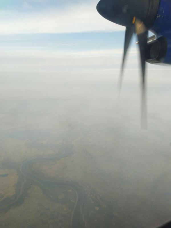 Rauch von Waldbränden in Sibirien: aufgenommen aus dem Flugzeug auf dem Rückweg von der Feldforschung in der Arktis.