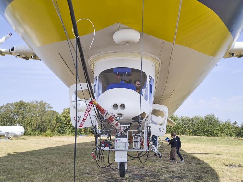 Mit hochpräzisen Messinstrumenten ausgestatteter Zeppelin NT mit dem Wissenschaftler*innen des Forschungszentrums Jülich und der Universität zu Köln Luftmessungen über Nordrhein-Westfalen durchführen. 
