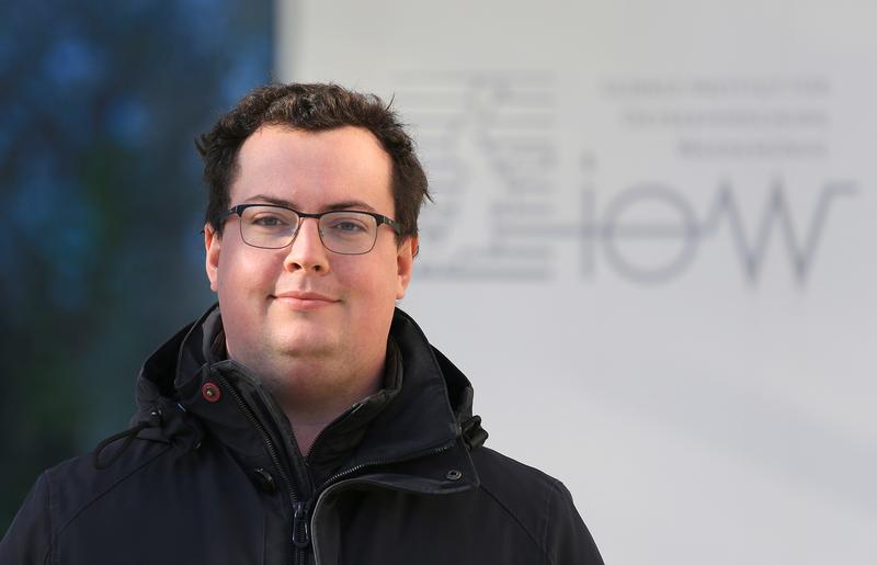 IOW-Forscher und Projekt-Koordinator Theodor Sperlea kann sich aufgrund der jetzt vorgelegten Studienergebnisse gut vorstellen, dass "Large Language Models" zukünftig vermehrt in der Analyse hochkomplexer Umweltdatensätze zur Anwendung kommen.
